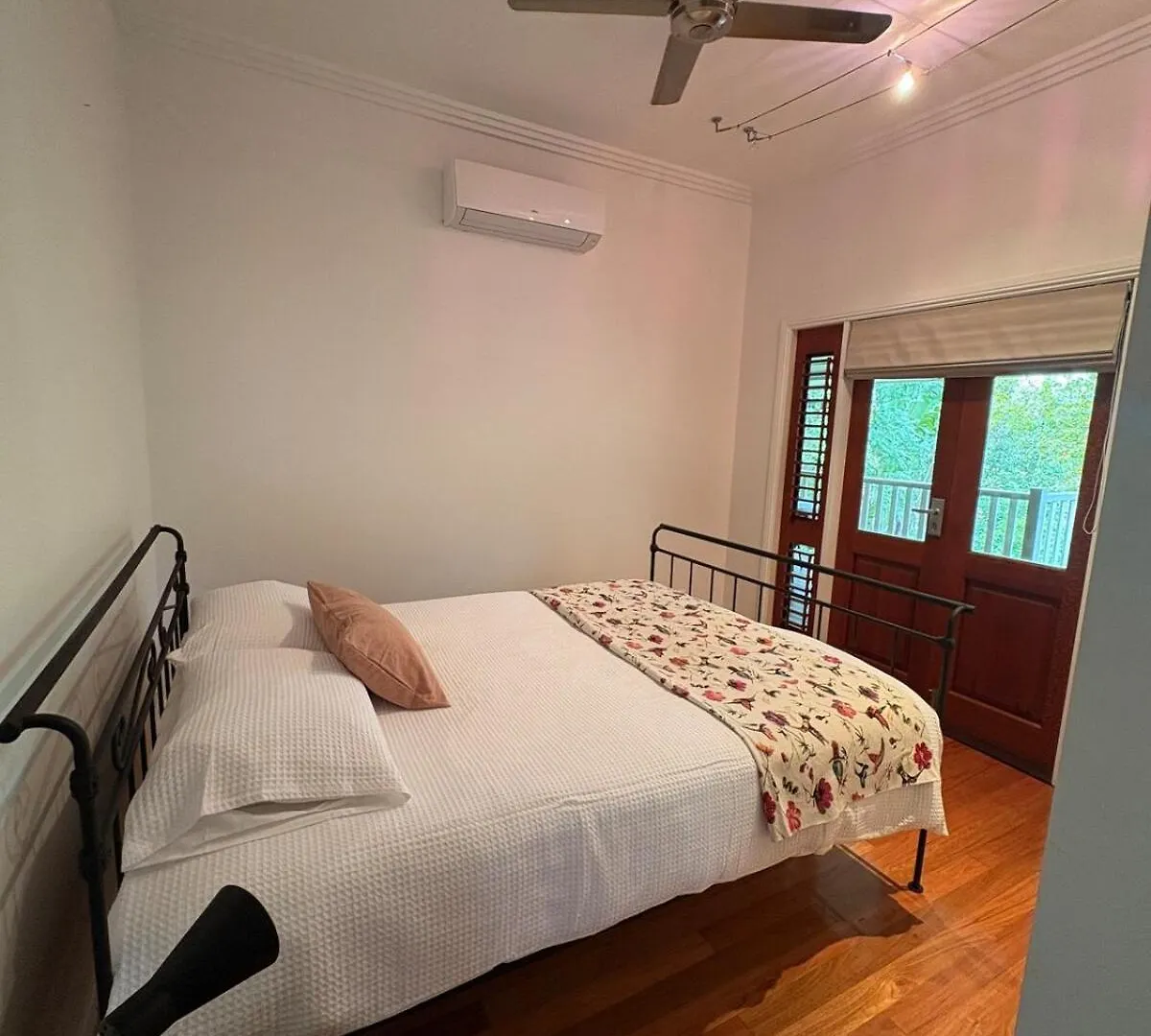 Holiday home Sage House Villa Nelly Bay Australia