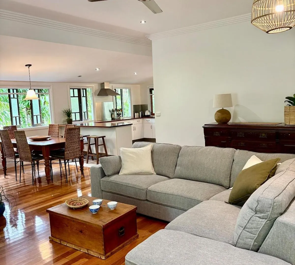 Sage House Villa Nelly Bay