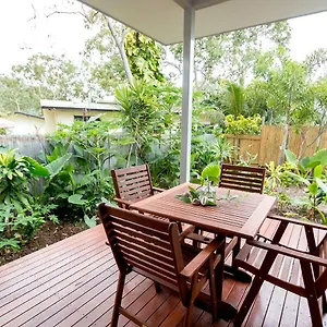  Holiday home Island